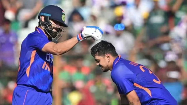 virat-kohli-consoled-a-broken-ishan-kishan-when-he-was-on-the-verge-of-crying-bas-kisi-tarah-aansu-roke-huye-thhe