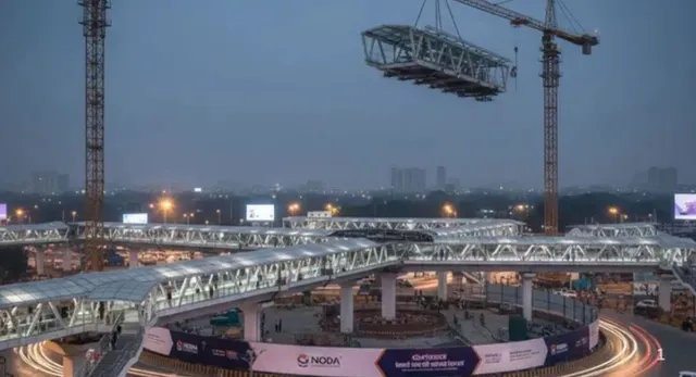 noida-ghaziabad-border-to-get-zero-shaped-skywalk-for-safer-pedestrian-crossing-escalators-and-lifts-planned