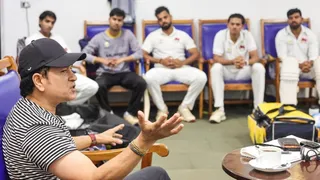 Sachin Tendulkar Meets Shardul Thakur-led Mumbai Ranji Side Ahead Of Quarterfinal Against Karnataka