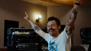 harry-styles-announces-surprise-concert-with-cheaper-tickets-after-backlash-can-you-guess-its-price