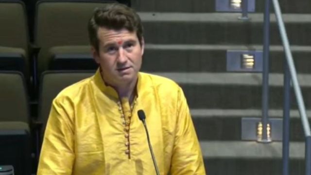 cow-urine-is-purest-medicine-youtuber-alex-stein-sparks-outrage-after-mocking-hindu-traditions-indianamericans-walk-out-of-texas-meet