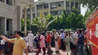 Delhi Schools Bomb Threat Today: Three Schools Evacuated Over Threat Emails; Search Underway