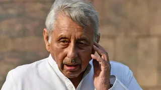 Vijayan Eulogy To Congress Bashing: Mani Shankar Aiyar Exposes Wide Cracks In Party Ahead Of Kerala Polls
