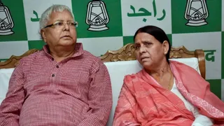 Rabri Devi, Lalu Prasad Yadav Head To Delhi Ahead Of 'Land For Jobs' Hearing; 41 Accused On Edge