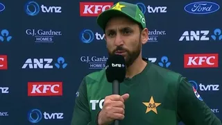 pakistan-captain-salman-aghas-fumble-during-india-vs-pakistans-post-match-presentation-goes-viral-video