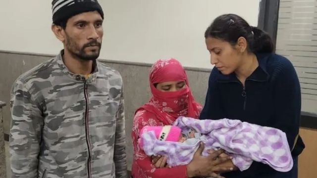 delhi-woman-kidnaps-newborn-from-rohini-hospital-to-prove-second-marriage-with-lover-2-arrested