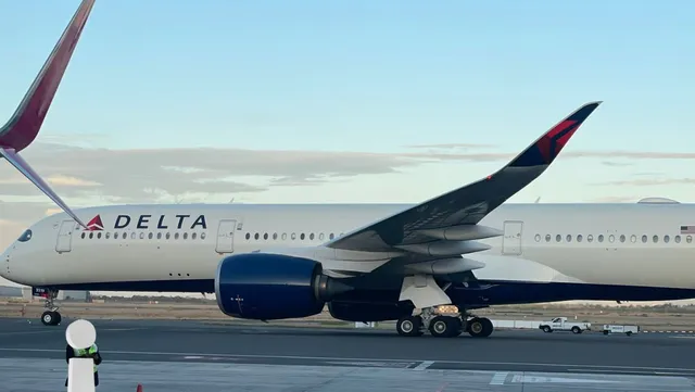 delta-flight-makes-emergency-landing-in-texas-after-passenger-hits-man-tries-to-access-cockpit