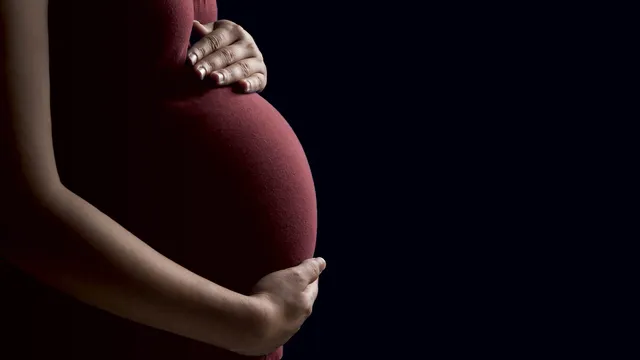 up-unable-to-bear-labour-pain-woman-slits-her-abdomen-with-kitchen-knife-delivers-healthy-baby-girl-later