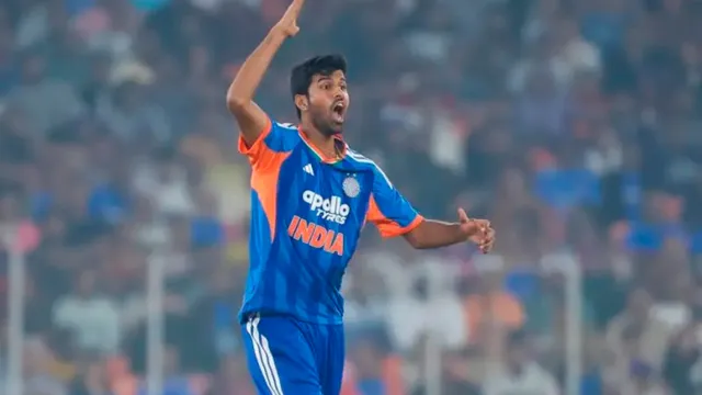 washington-sundar-david-miller-engage-in-war-of-words-during-ind-vs-sa-t20-wc-match-in-ahmedabad-video