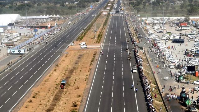 noida-expressway-update-45mwide-sector-road-to-ease-traffic-land-gaps-to-be-cleared-soon