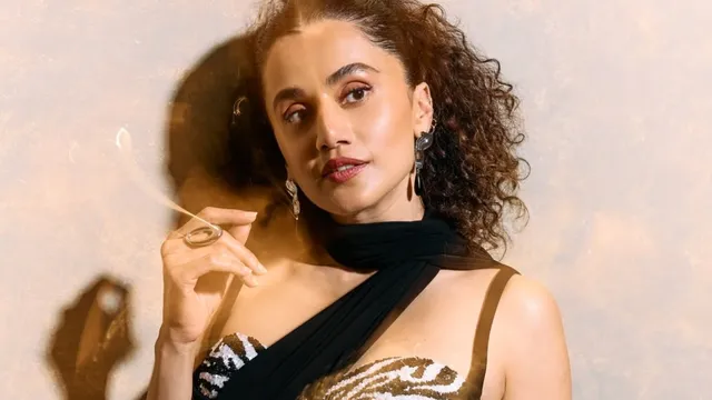obviously-awkward-taapsee-pannu-opens-up-about-film-industry-obsession-with-cleavage-and-midriff