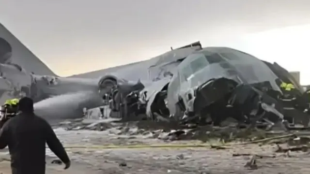 bolivia-plane-crash-people-rush-to-loot-cash-after-military-aircraft-carrying-banknotes-goes-down-watch