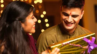 holi-bhai-dooj-2026-5-easy-remedies-to-make-brothersisters-luck-shine-bright