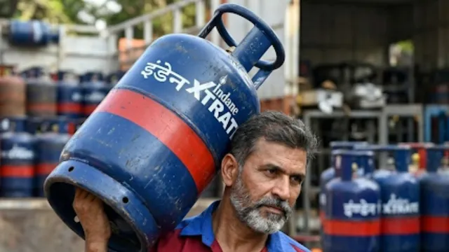 commercial-lpg-shortage-restaurants-bengaluru-mumbai-middle-east-crisis-oil-supply