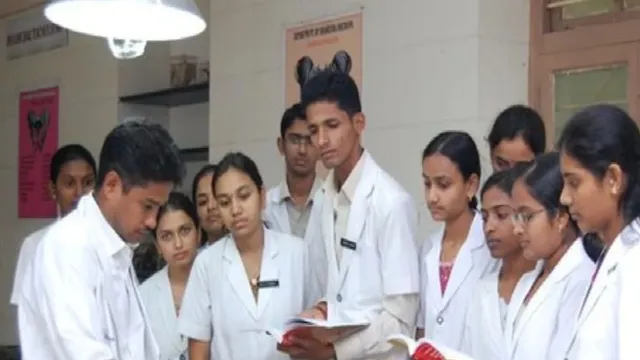 india-boosts-medical-education-43-new-colleges-11682-mbbs-and-8967-pg-seats-approves-for-202526-nmc