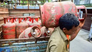 LPG Cylinder Prices Amid Gas Shortage: Check Latest Rates In Delhi, Mumbai, Bengaluru And Other Cities