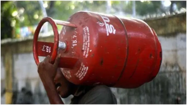 lpg-crisis-mha-holds-highlevel-meeting-over-possible-supply-shortage-amid-west-asia-conflict