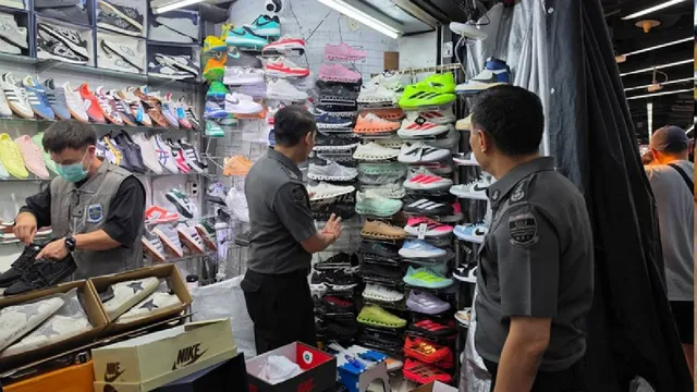 thai-chor-bazaar-busted-as-authorities-raid-bangkok-mall-popular-with-indian-tourists-100000-fake-goods-seized