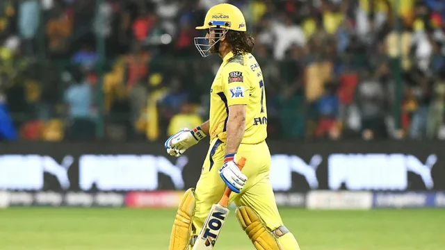 ipl-2026-ab-de-villiers-questions-ms-dhonis-role-in-csks-batting-order-almost-there-for-wrong-reasons
