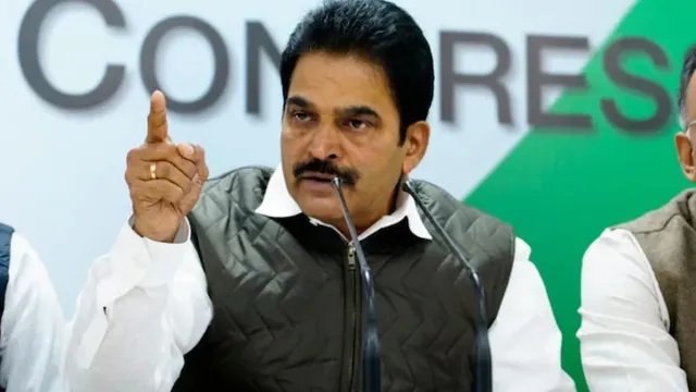 kerala-polls-congress-hits-back-at-cm-vijayan-over-bteam-jibe-at-rahul-gandhi-predicts-100-seats-for-udf