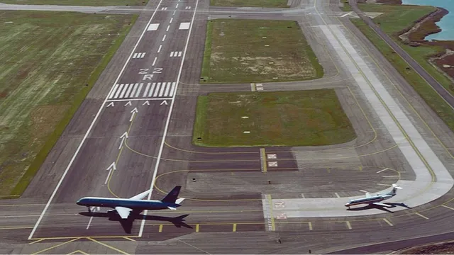 miraculous-escape-at-us-airport-how-two-planes-averted-deadly-crash-at-newark-atc-audio-reveals-chilling-moment