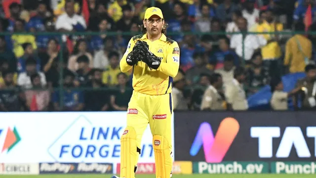 ipl-2026-ex-india-opener-advises-ms-dhoni-to-hang-up-his-boots-says-he-cannot-be-impact-player
