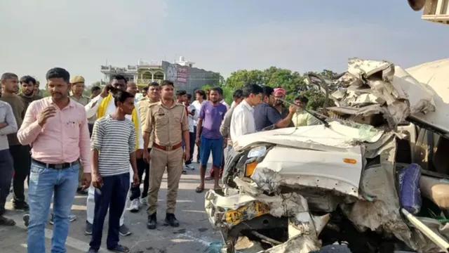 up-road-accident-several-killed-injured-after-pickup-crashes-into-trailer-in-kaushambi-latest-updates