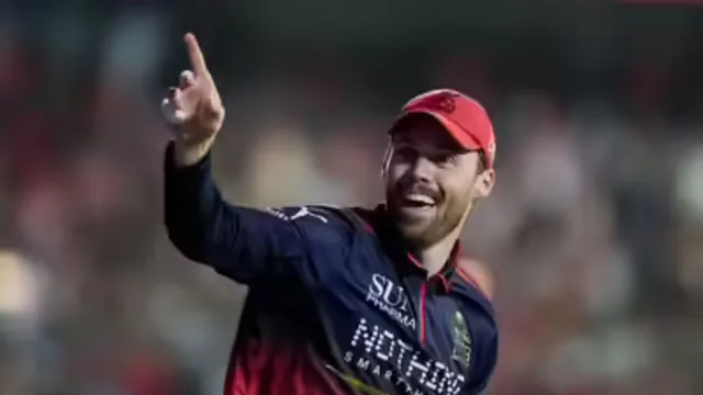 phil-salt-one-handed-catch-ishan-kishan-dismissal-ipl-2026
