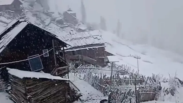 kashmir-weather-fresh-snowfall-hits-gulmarg-pahalgam-sonamarg-and-other-high-altitudes-srinagar-leh-highway-closed