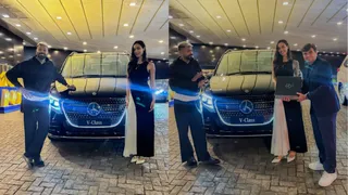 hardik-pandya-gifts-mercedes-benz-v-class-worth-rs-1-40-crore-to-girlfriend-check-details