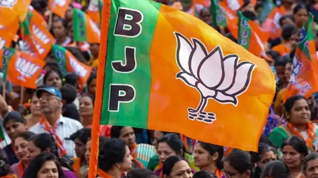 kerala-polls-can-bjp-capitalise-on-rahul-mamkootathil-scandal-against-congress-in-palakkad-onus-shifts-to-ldf