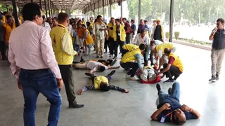 delhi-holds-civil-defence-mock-drills-across-13-districts-air-sirens-blackout-measures-and-evacuation-exercise