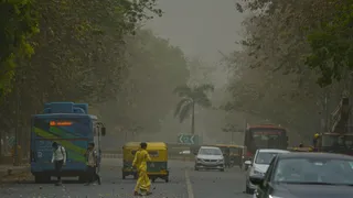 delhi-weather-dust-storm-strong-winds-hit-capital-will-delhi-ncr-see-rain-today-check-imd-forecast