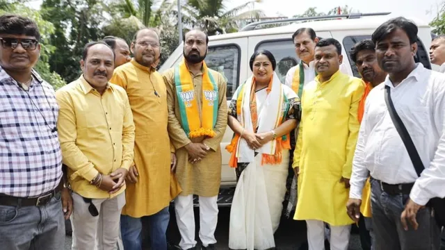 bengal-election-2026-delhi-cm-rekha-gupta-campaigns-for-bjps-dilip-ghosh-in-kharagpur