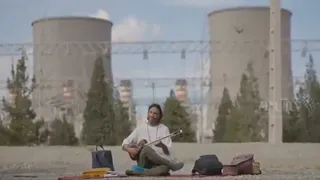Humanity Against War: Iranian Artist Ali Ghamsari's Heroic Performance At Power Plant After Trump's '8 PM Deadline' | Watch