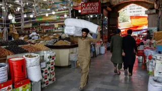 Pakistan Under Lockdown? Markets To Shut At 8 PM From Today Amid Fuel Crisis; Check Curbs For Marriage Functions, Hotels