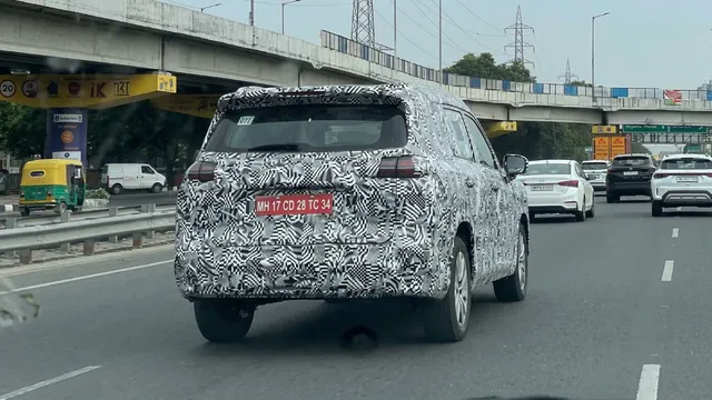 mgs-upcoming-wuling-starlight-560-suv-spied-testing-again-check-features-and-specs