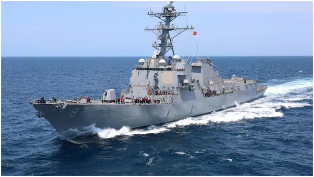 us-destroyers-in-strait-of-hormuz-mine-clearing-tense-standoff-with-irgc-navy-radio-exchange