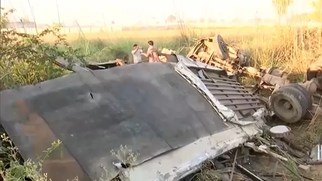 up-accident-bus-with-wedding-returnees-collides-with-truck-in-hapur-6-dead-several-injured