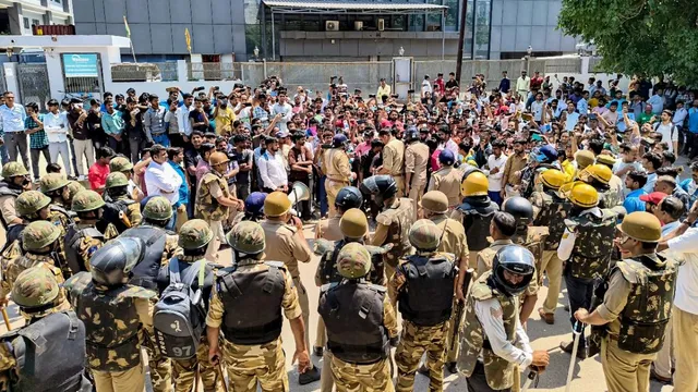 noida-protests-up-govt-announces-21-per-cent-minimum-wage-hike-after-workers-protest-check-revised-pay