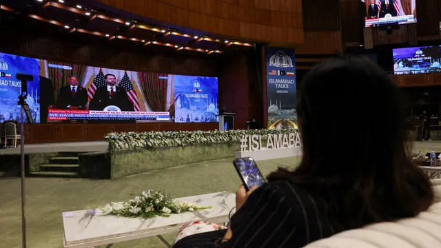 iran-us-peace-talks-in-islamabad-no-phones-allowed-hostile-enviroment-inside-serena-hotel-collapse-jd-vance