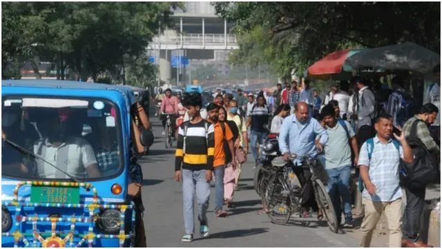 noida-worker-protest-pay-wages-through-bank-accounts-issue-salary-slips-administration-orders-recruitment-agencies