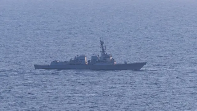 lights-off-fake-signals-how-iranlinked-ships-are-evading-us-military-blockade-in-strait-of-hormuz