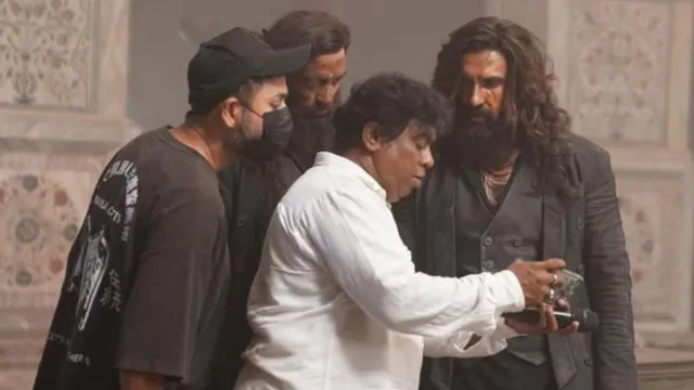 as-dhurandhar-creates-history-makers-to-release-feature-length-making-of-film-in-theatres-report