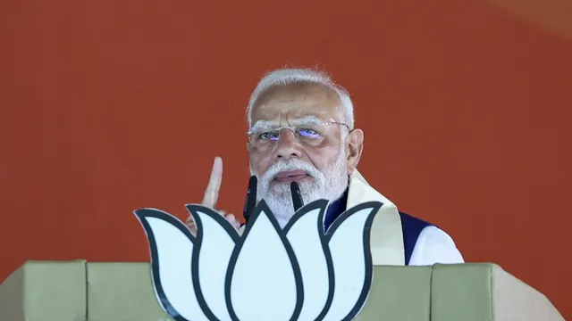 west-bengal-elections-pm-modi-attacks-cm-mamata-led-trinamool-govt-in-bengal-ma-crying-maati-with-infiltrators-maanush-scared