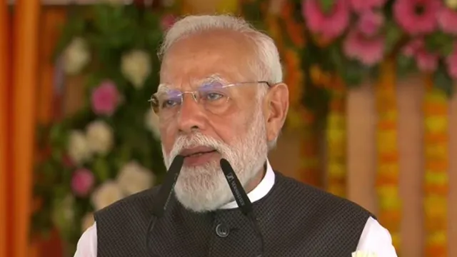 pm-modi-criticises-sp-congress-in-hardoi-up-was-known-for-potholes-now-has-21-airports