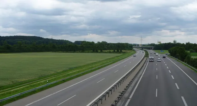 up-govt-to-develop-ganga-expressway-as-green-corridor-5-5-lakh-trees-planned-along-594-km-stretch