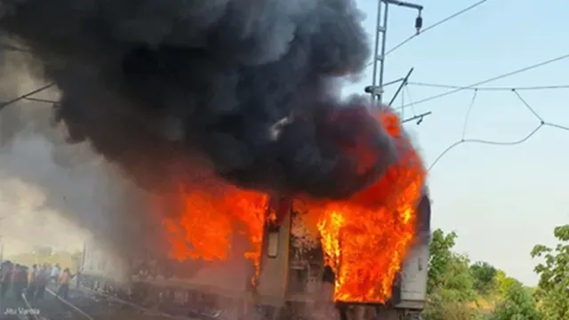 rajdhani-express-fire-two-coaches-catch-blaze-in-mp-ratlam-delhi-mumbai-rail-traffic-disrupted-breaking-news