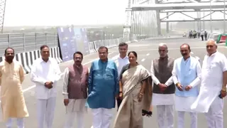 Delhi-Faridabad In 20 Minutes: Nitin Gadkari And Rekha Gupta Inspect Final Delhi-Mumbai Expressway Link