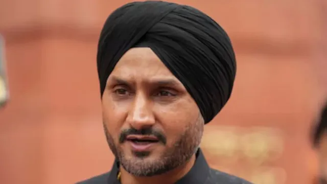 aap-sell-rajya-sabha-seats-in-punjab-harbhajan-singhs-doosra-sparks-row